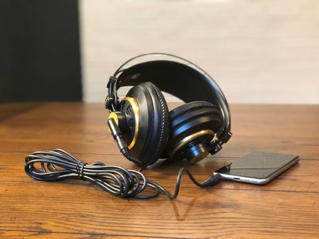 Studio Headphones With Foldable Design